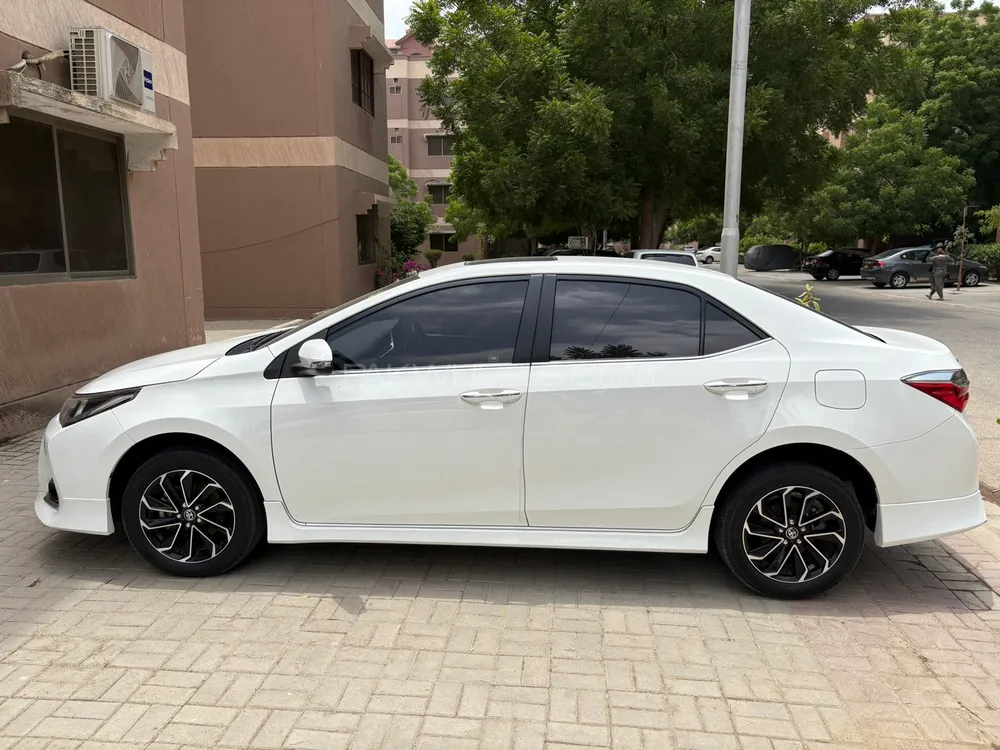 Toyota Corolla 2023 for Sale in Karachi Image-1