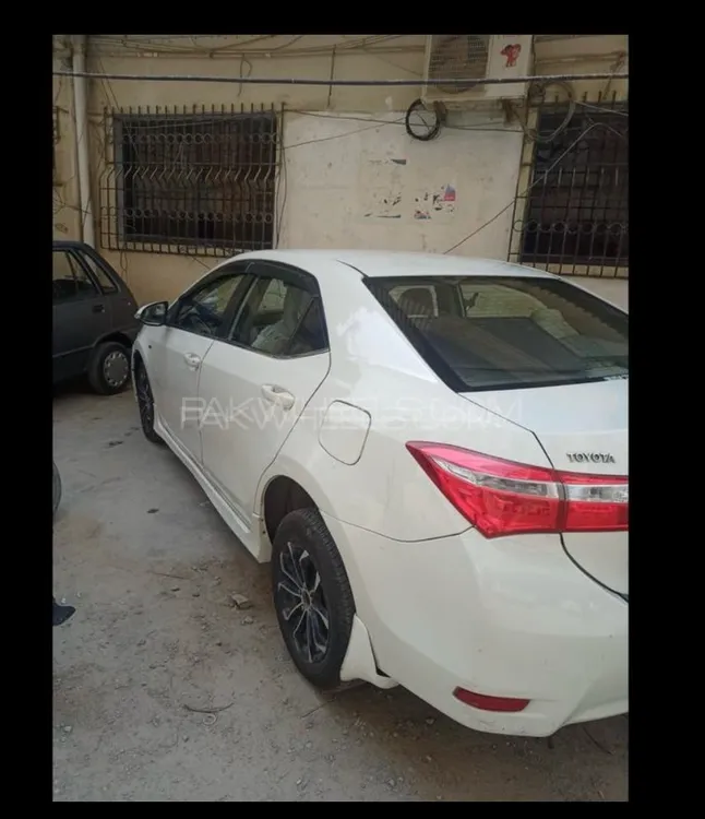 Toyota Corolla 2014 for Sale in Karachi Image-1