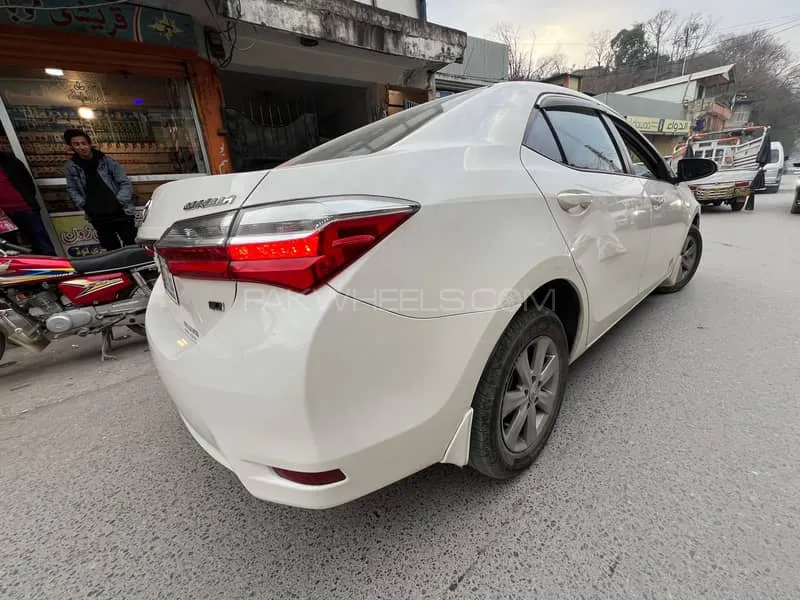 Toyota Corolla 2017 for Sale in Muzaffarabad Image-1