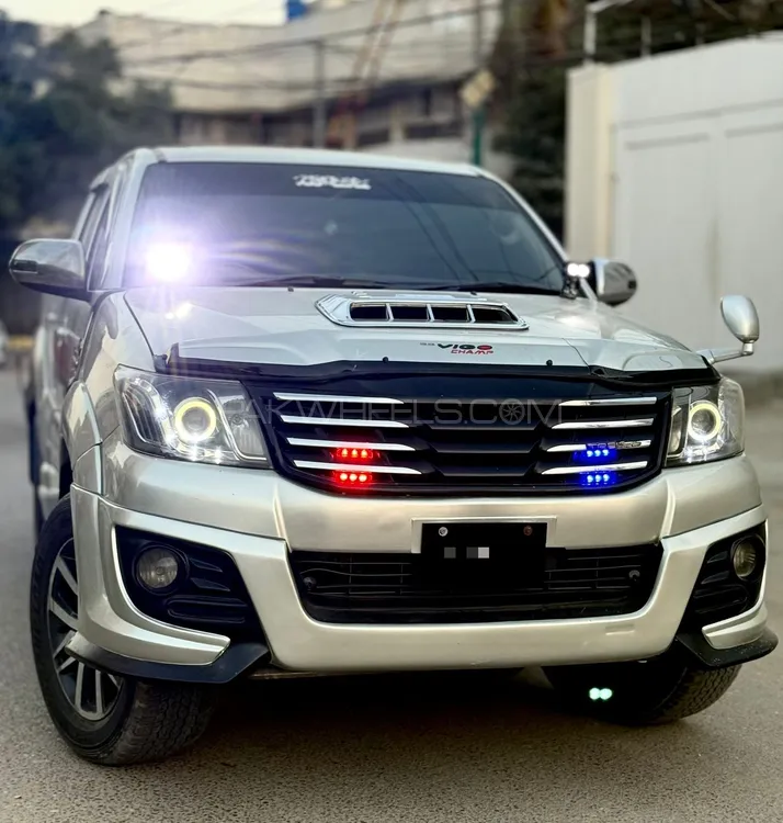 Toyota Hilux 2012 for Sale in Karachi Image-1