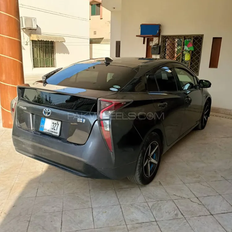 ٹویوٹا پریوس 2016 for Sale in فیصل آباد Image-1