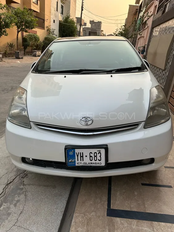 Toyota Prius 2008 for Sale in Lahore Image-1