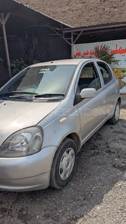 Toyota Vitz 2000 for Sale in Peshawar Image-1
