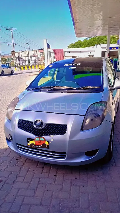 Toyota Vitz 2005 for Sale in Peshawar Image-1