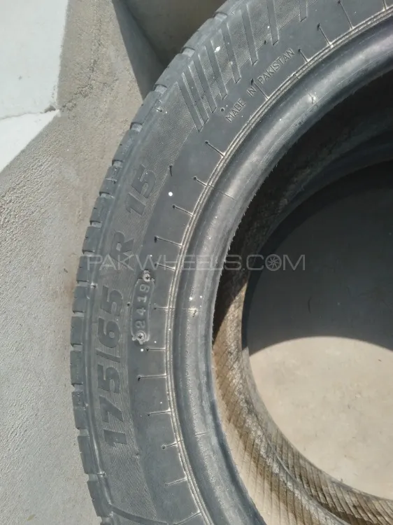 Tyre175/65. R 15 Image-1