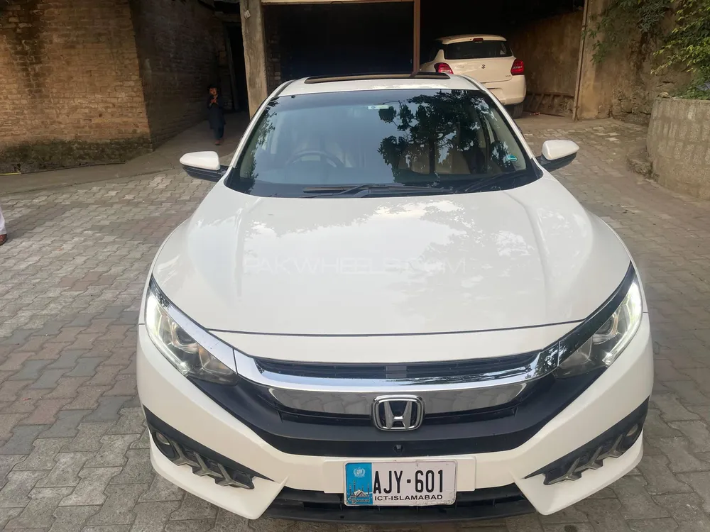 Honda Civic 2018 for Sale in Swat Image-1