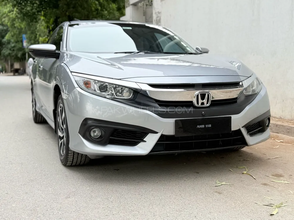 Honda Civic 2018 for Sale in Peshawar Image-1