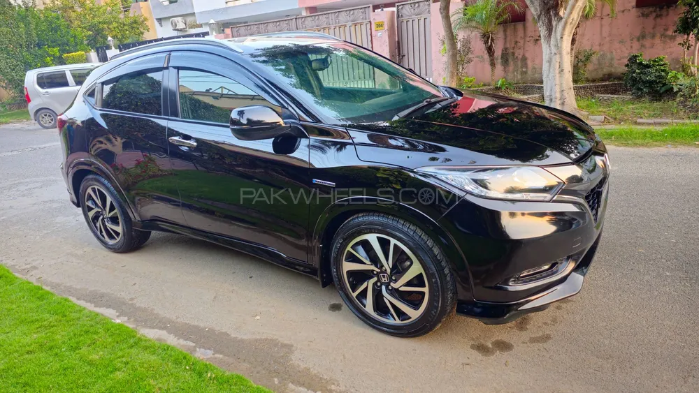 Honda Vezel 2016 for Sale in Sialkot Image-1