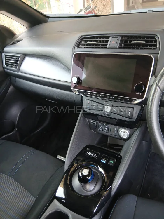 Nissan Leaf 2022 for Sale in Faisalabad Image-1