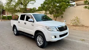 Toyota Hilux Vigo Champ G 2015 for Sale