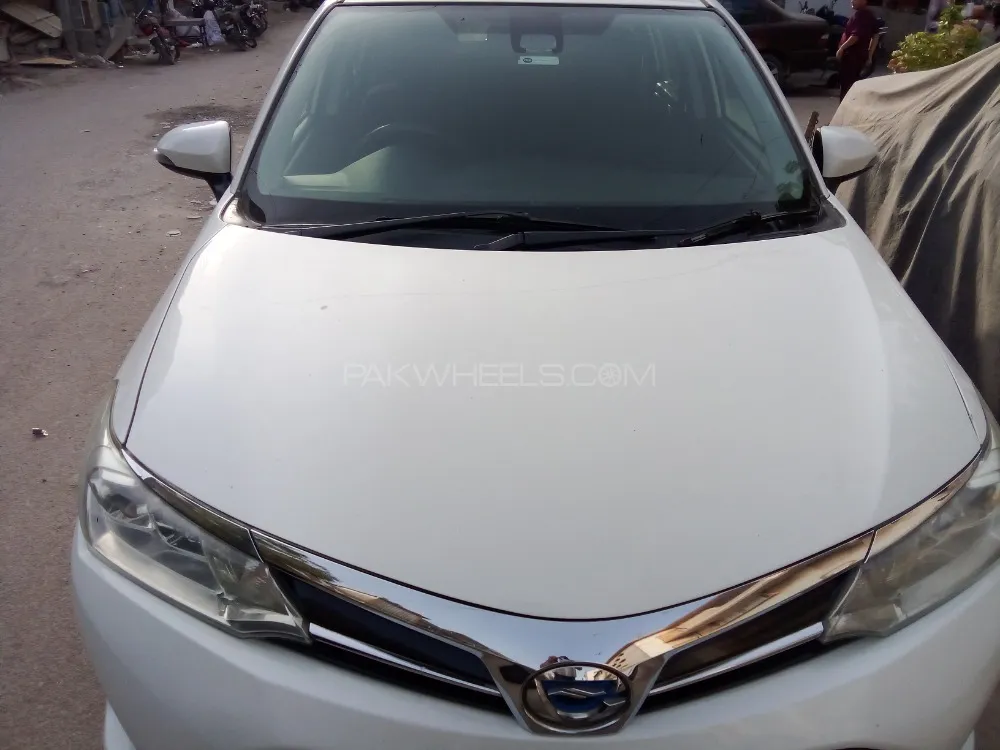 Toyota Corolla Axio 2018 for Sale in Karachi Image-1