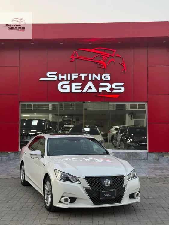 Toyota Crown 2013 for Sale in Islamabad Image-1