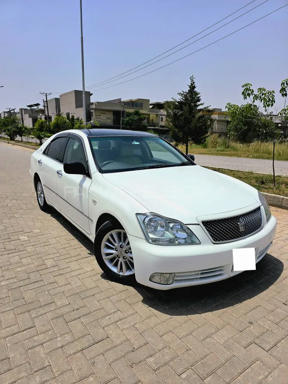 Toyota Crown 2004 for Sale in Islamabad Image-1