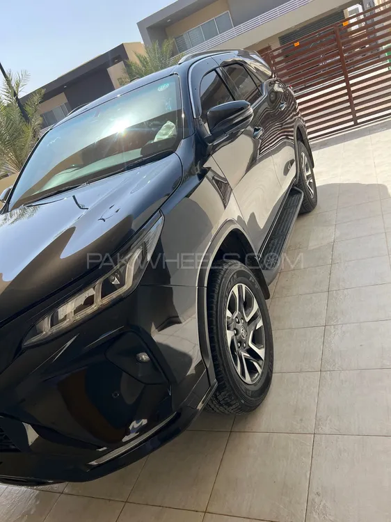 Toyota Fortuner 2023 for Sale in Karachi Image-1