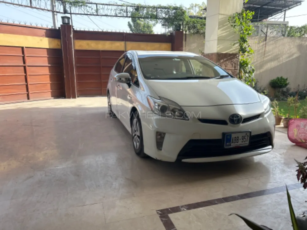 Toyota Prius 2010 for Sale in Peshawar Image-1