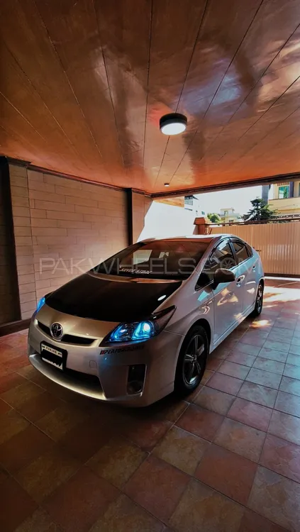 Toyota Prius 2011 for Sale in Sialkot Image-1