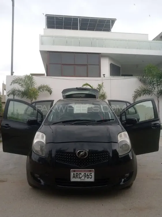 Toyota Vitz 2005 for Sale in Karachi Image-1