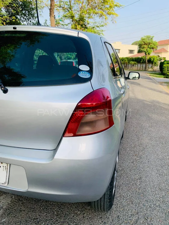 Toyota Vitz 2006 for Sale in Lahore Image-1