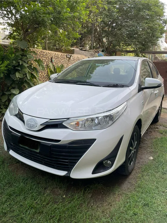 Toyota Yaris Sedan 2020 for Sale in Karachi Image-1