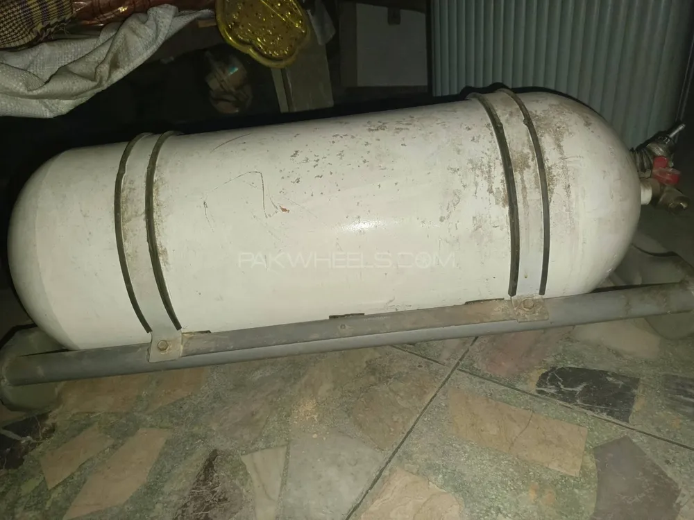cng cylinder Image-1