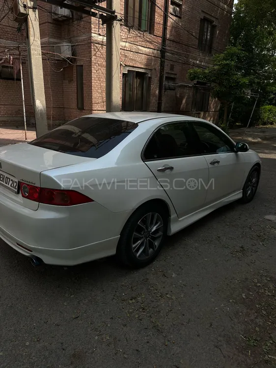 Honda Accord 2004 for Sale in Lahore Image-1