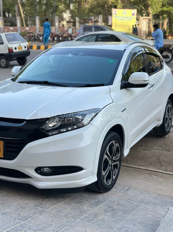 Honda Vezel 2015 for Sale in Karachi Image-1