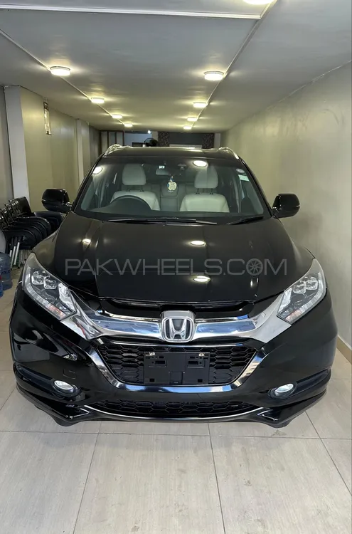 Honda Vezel 2016 for Sale in Karachi Image-1