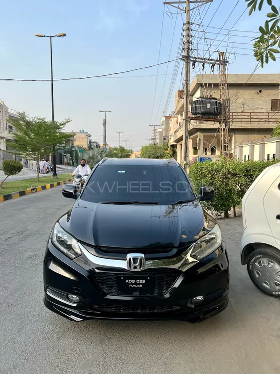 Honda Vezel 2015 for Sale in Faisalabad Image-1