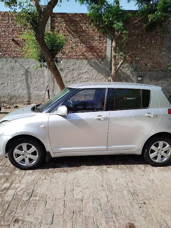Suzuki Swift 2011 for Sale in Muzaffar Gargh Image-1