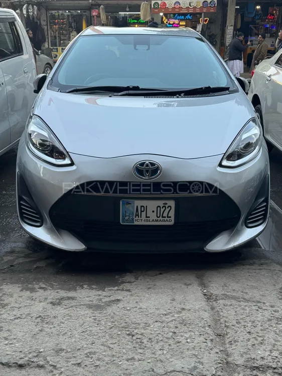 Toyota Aqua 2018 for Sale in Peshawar Image-1