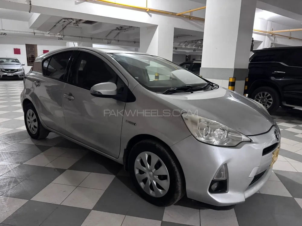 Toyota Aqua 2013 for Sale in Karachi Image-1