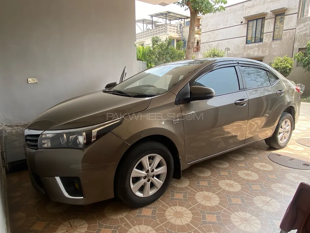 Toyota Corolla 2015 for Sale in Lahore Image-1