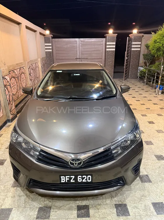 Toyota Corolla 2016 for Sale in Peshawar Image-1