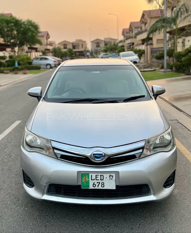 Toyota Corolla Axio 2014 for Sale in Lahore Image-1