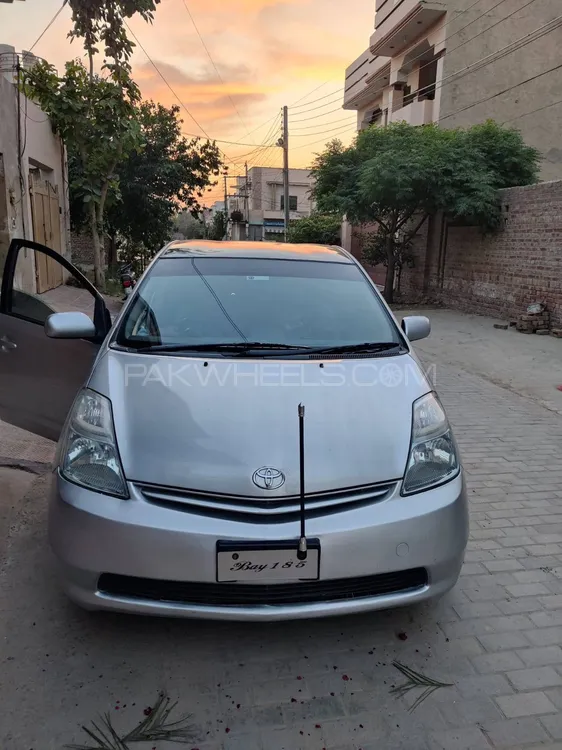 Toyota Prius 2010 for Sale in Karachi Image-1