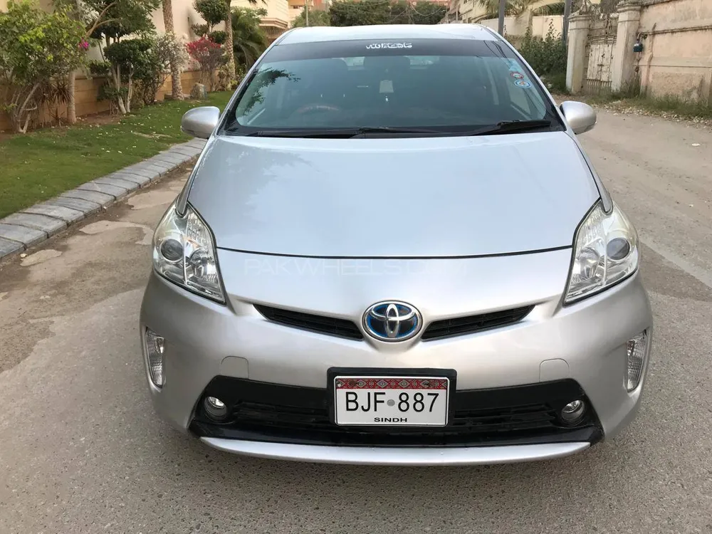 Toyota Prius 2013 for Sale in Karachi Image-1