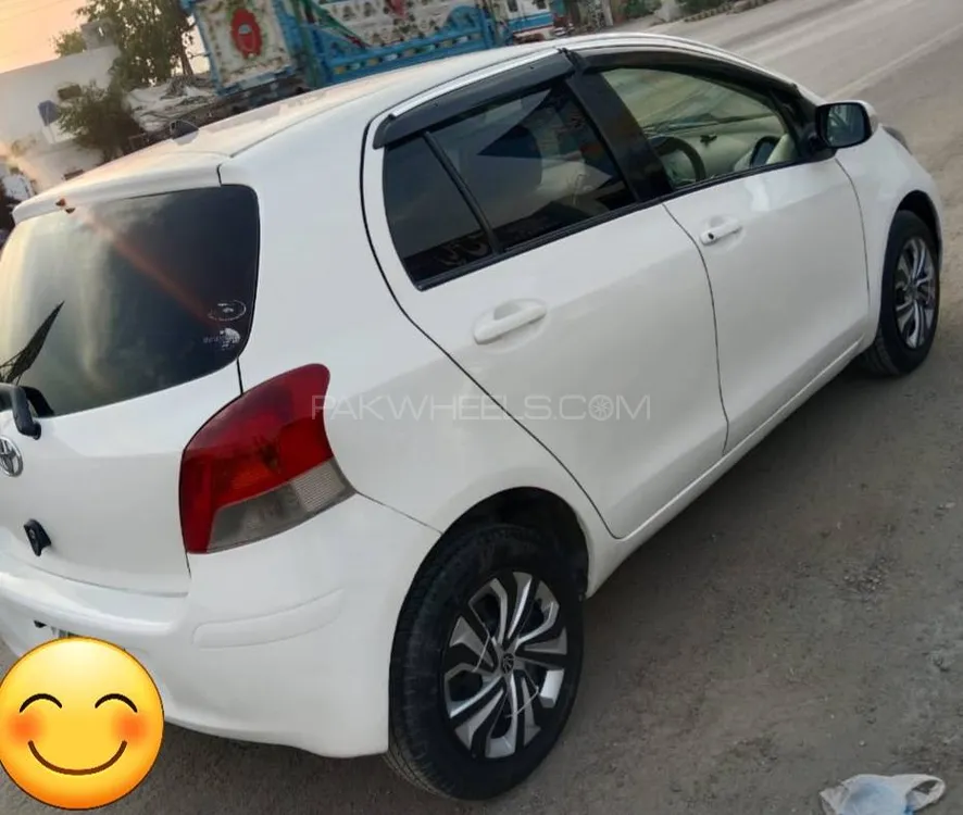 Toyota Vitz 2008 for Sale in Mian Wali Image-1