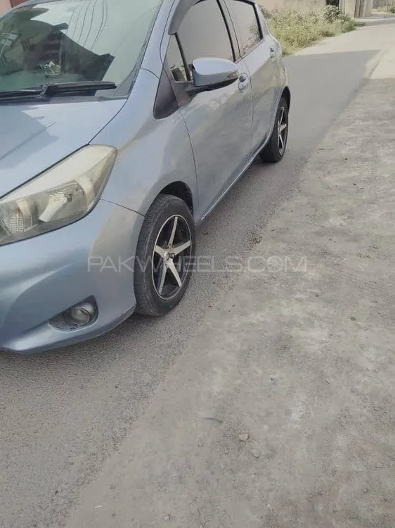 Toyota Vitz 2011 for Sale in Lahore Image-1
