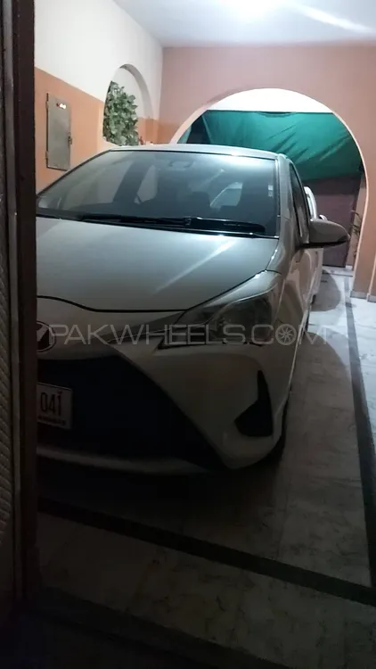Toyota Vitz 2017 for Sale in Rawalpindi Image-1