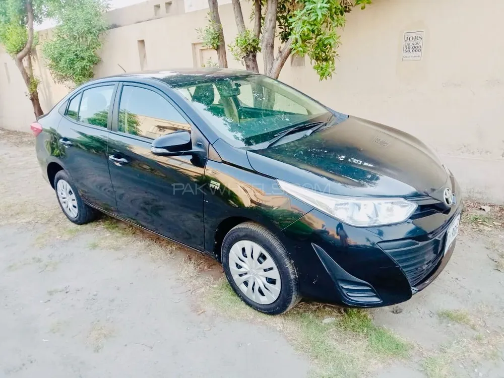 Toyota Yaris Sedan 2022 for Sale in Lahore Image-1