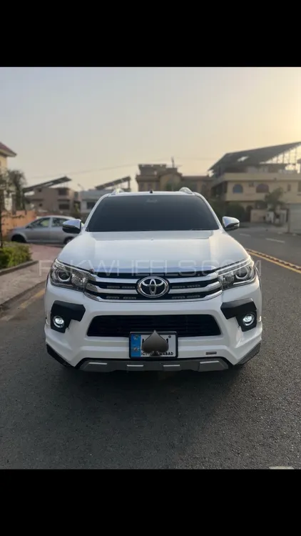 Toyota Hilux 2019 for Sale in Islamabad Image-1