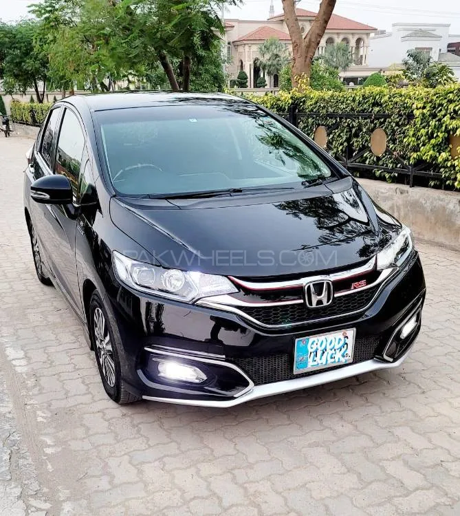 Honda Fit 2015 for Sale in Lahore Image-1