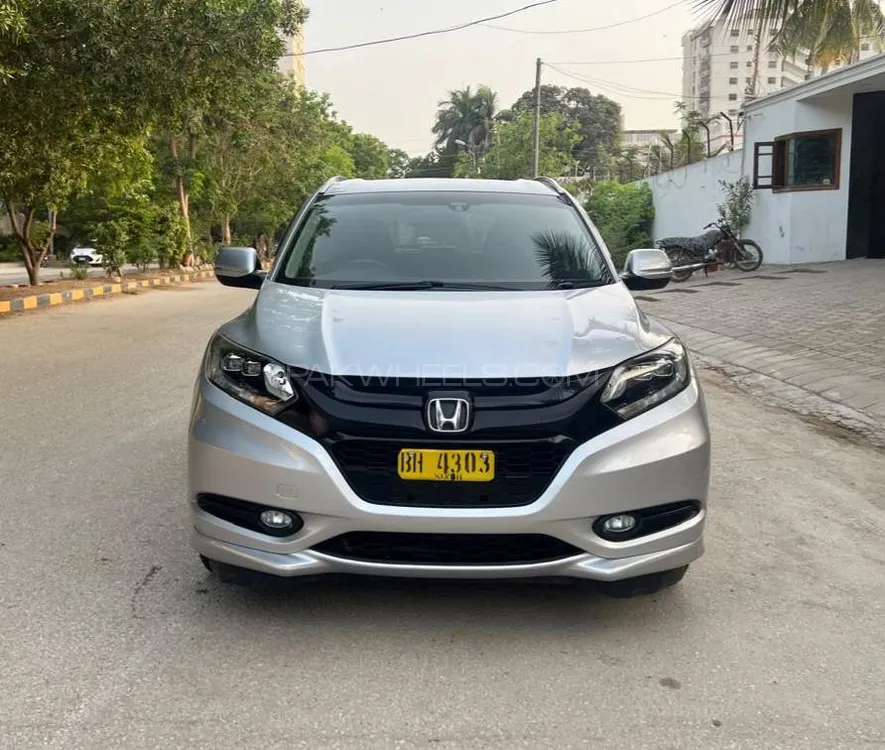 Honda Vezel 2014 for Sale in Karachi Image-1