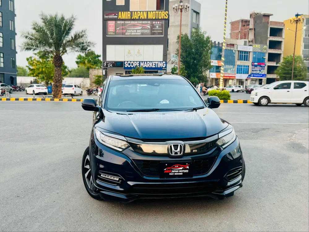 Honda Vezel 2018 for Sale in Lahore Image-1