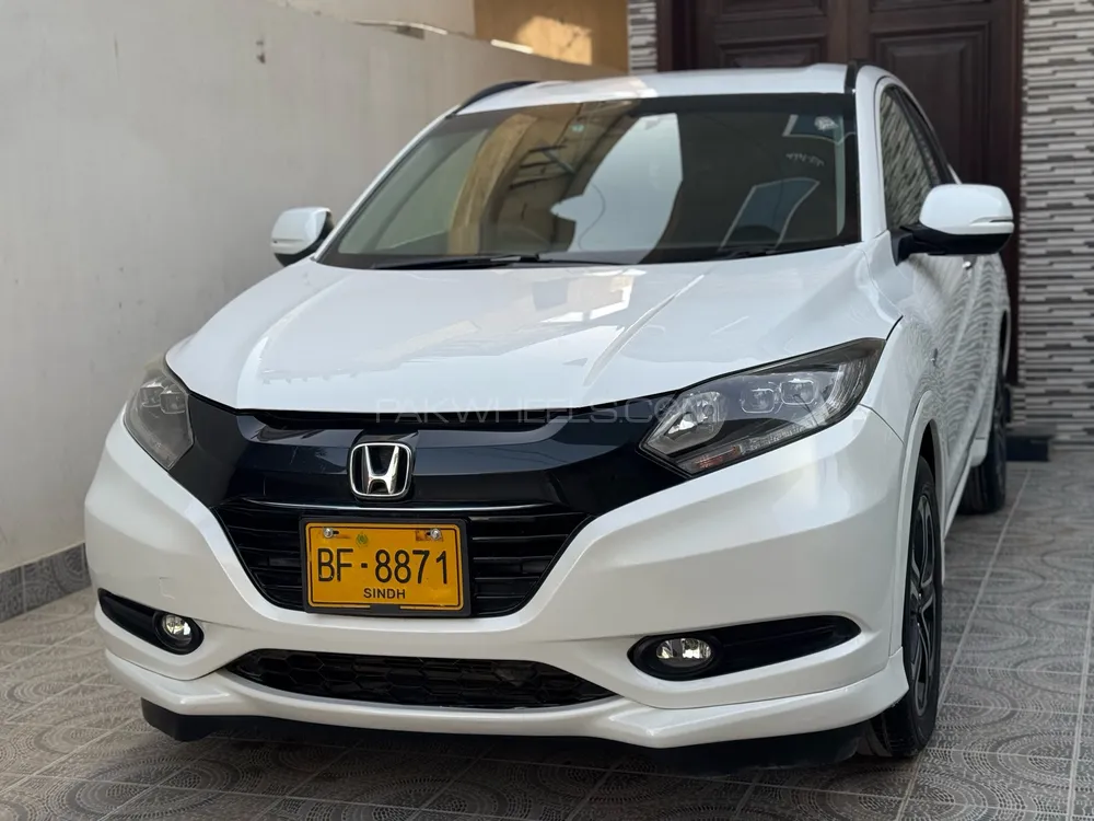 Honda Vezel 2015 for Sale in Karachi Image-1