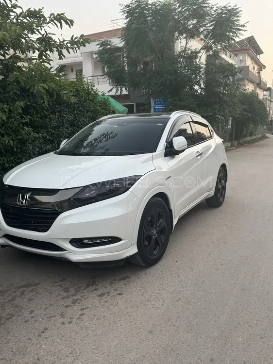 Honda Vezel 2016 for Sale in Islamabad Image-1