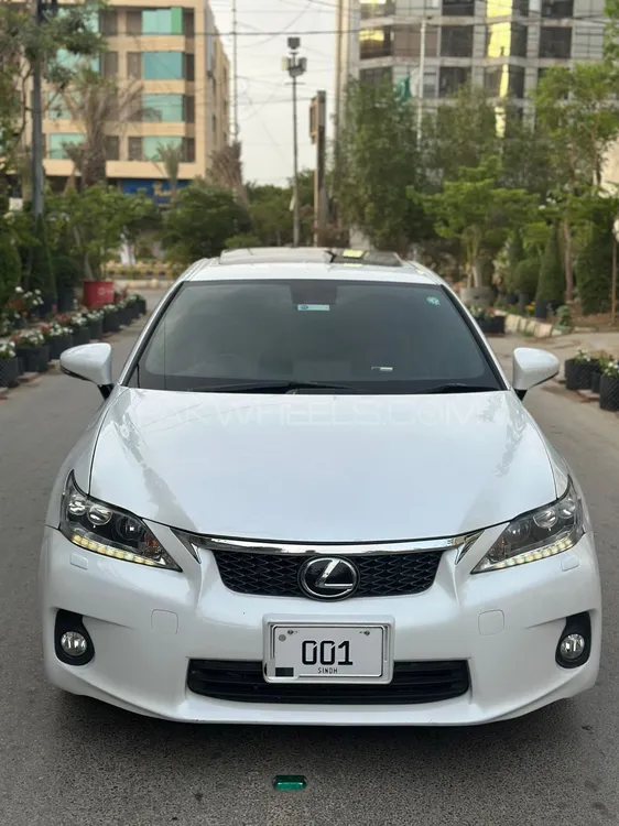 Lexus CT200h 2011 for Sale in Karachi Image-1