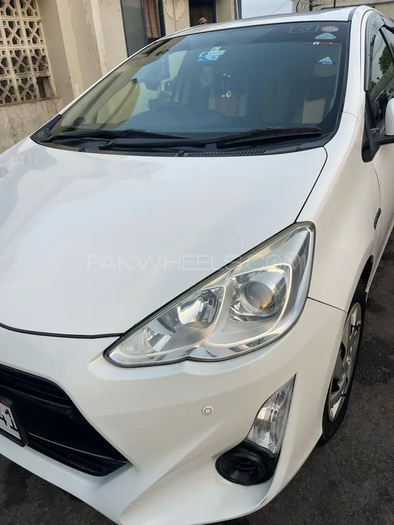 Toyota Aqua 2015 for Sale in Karachi Image-1