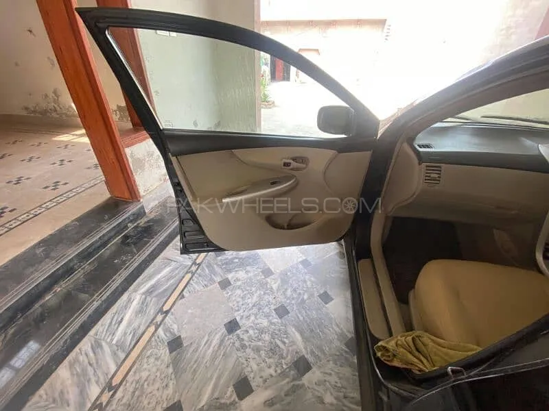 Toyota Corolla 2013 for Sale in Faisalabad Image-1
