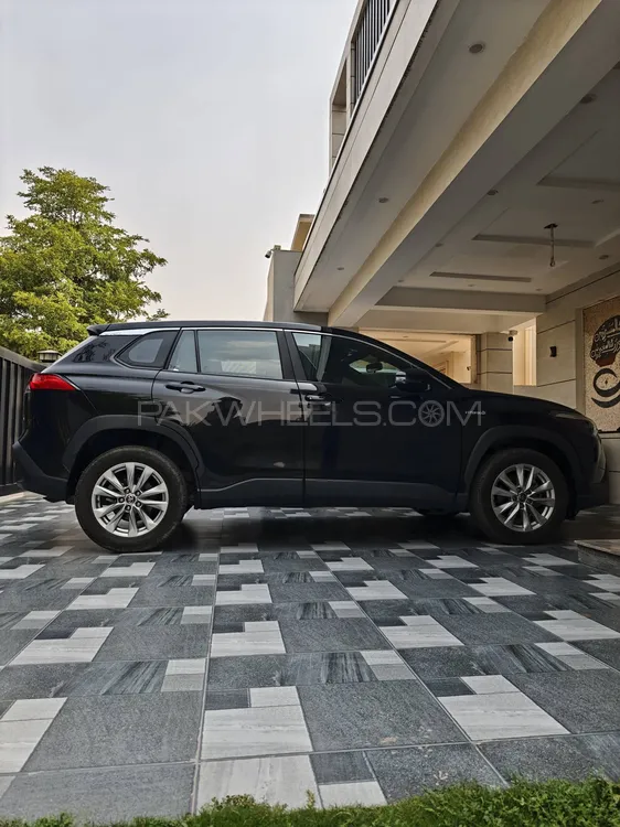 Toyota Corolla Cross 2024 for Sale in Lahore Image-1